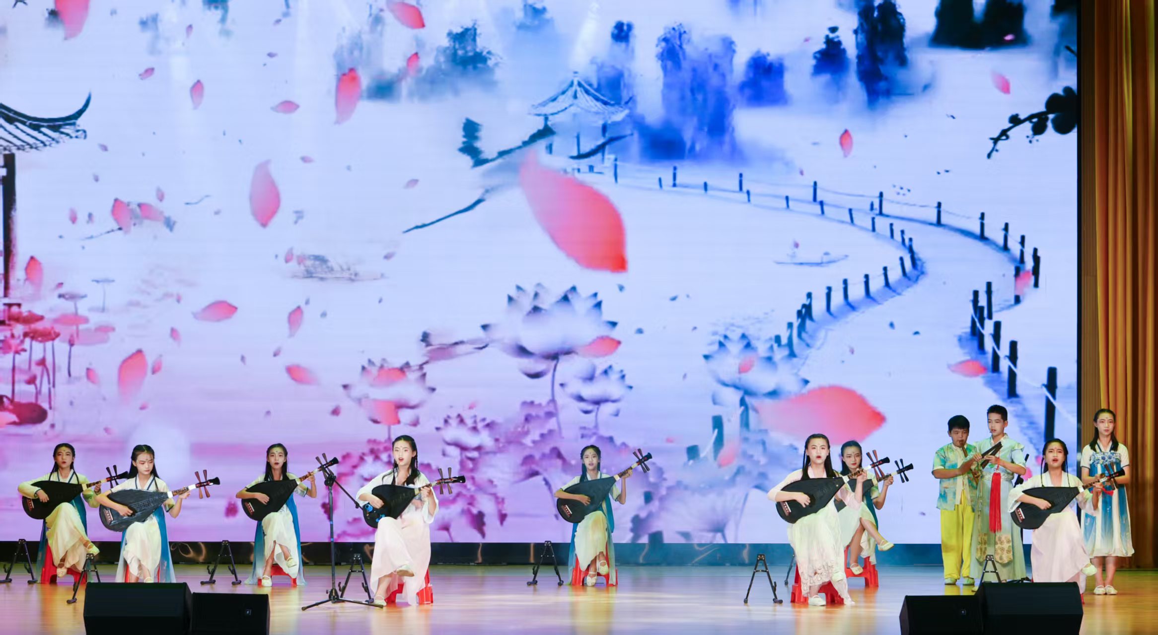 福建南安石井 发扬优秀传统文化，培育南音校本特色，组织文化艺术交流活动