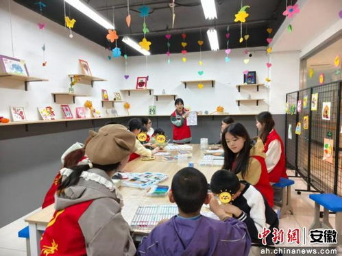 巧手绘青花，童心传古韵——屯溪区一社区组织特殊儿童体验青花瓷手工活动
